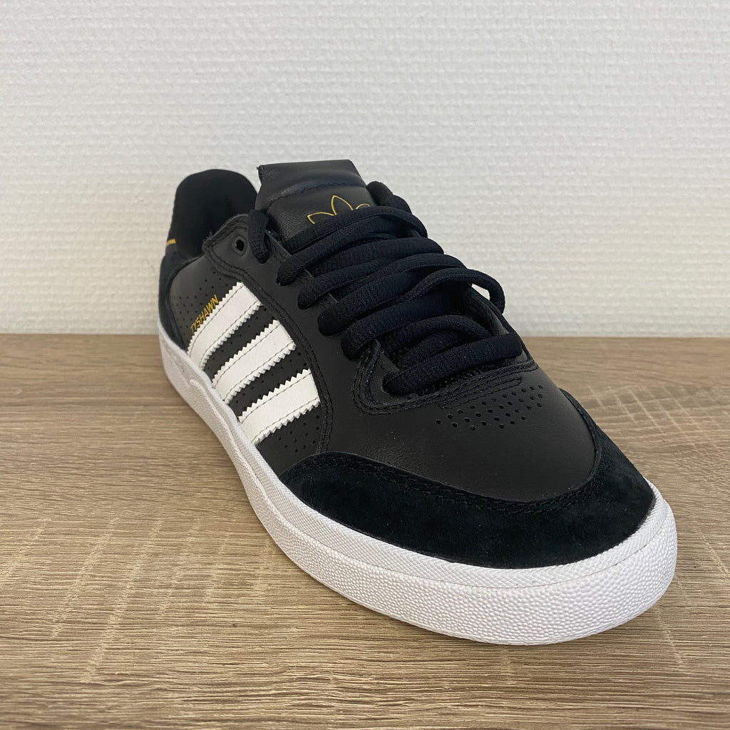 Adidas sneakers tyshawn low - black/white/white