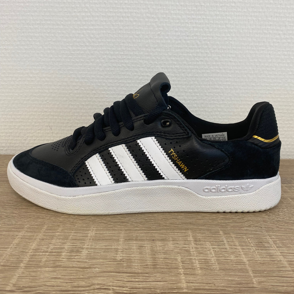 Adidas sneakers tyshawn low - black/white/white