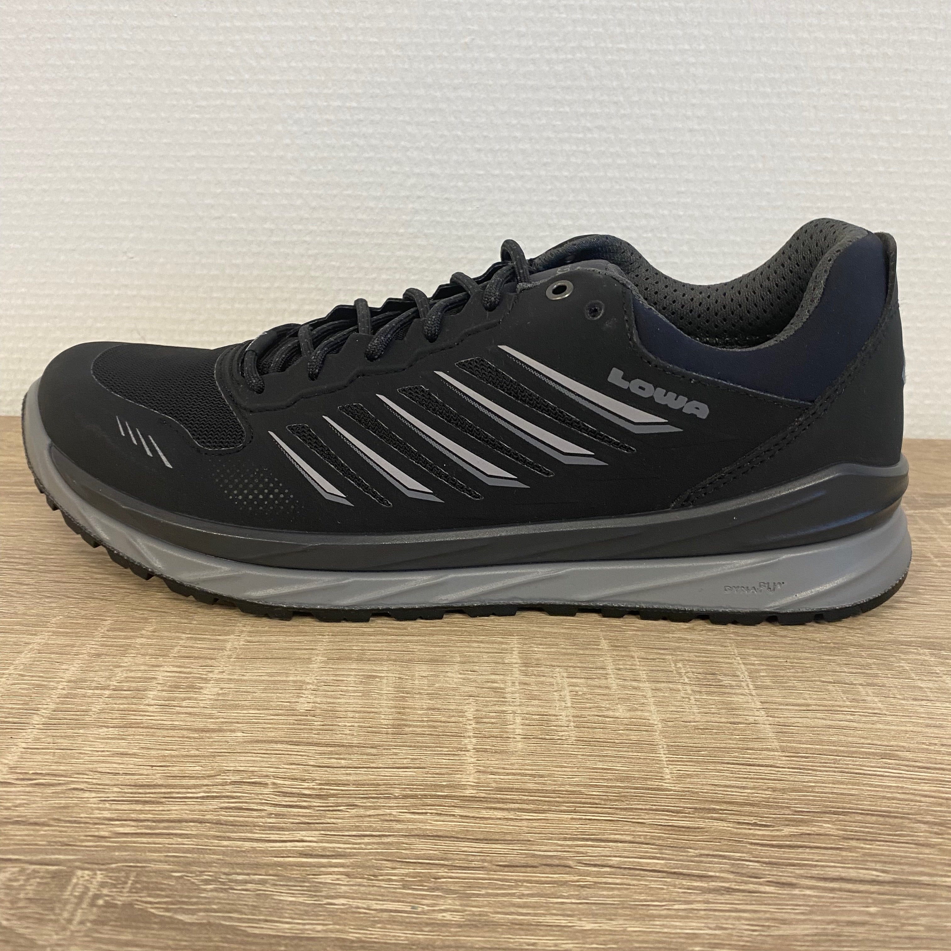 Lowa Axos GTXLO sneakers black grey