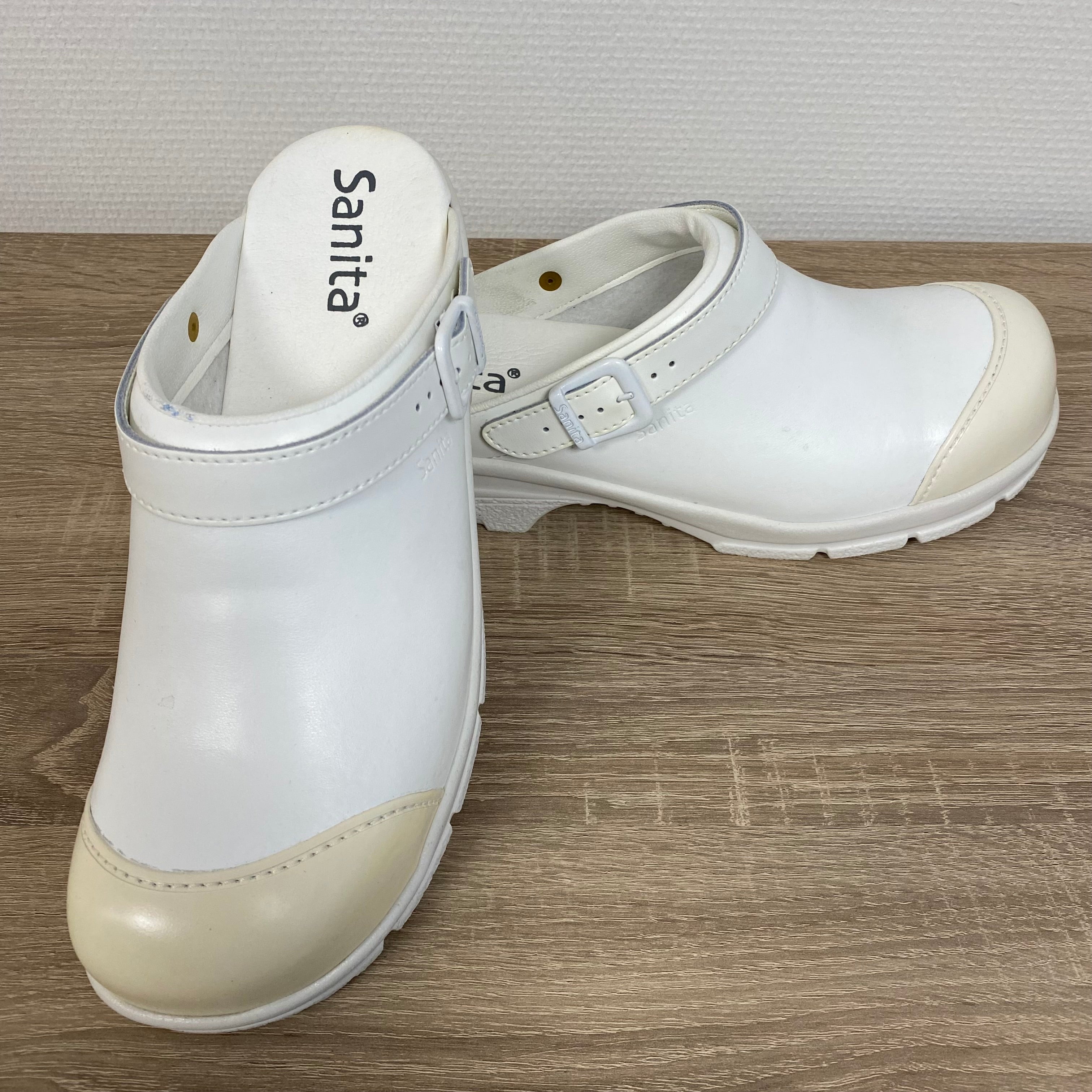 Sanita Duty Griptec Klompen Wit Open met Riempje en Veiligheidsneus – Maat 45.1