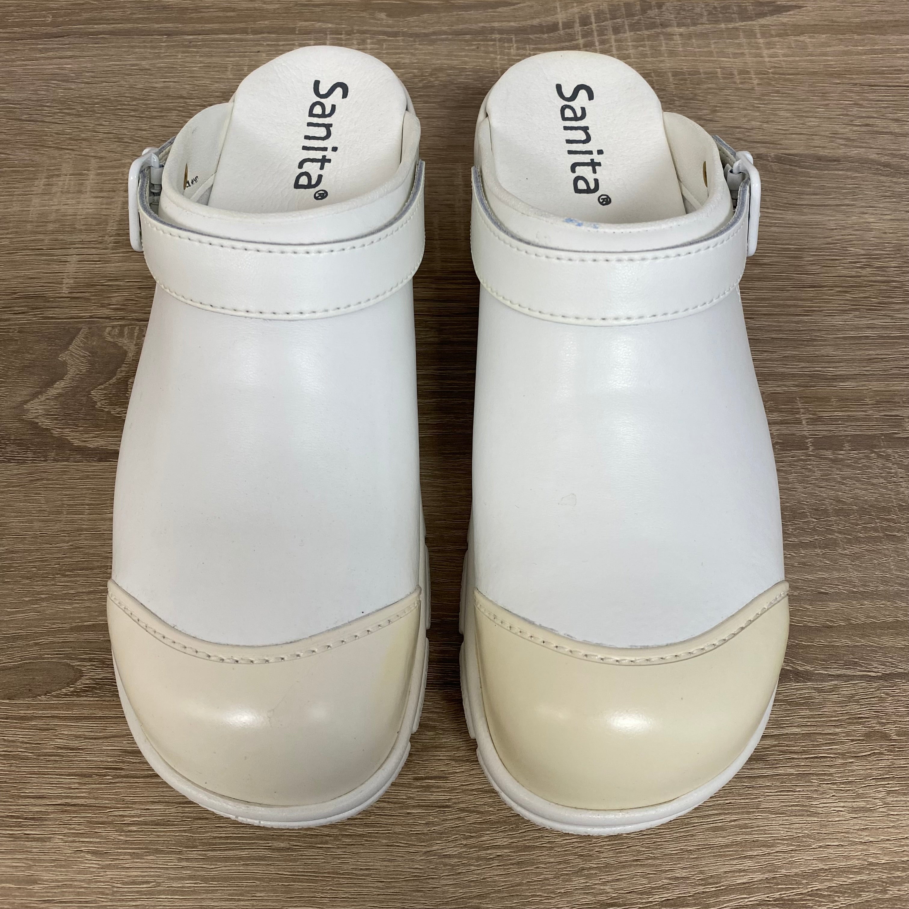 Sanita Duty Griptec Klompen Wit Open met Riempje en Veiligheidsneus – Maat 45.4