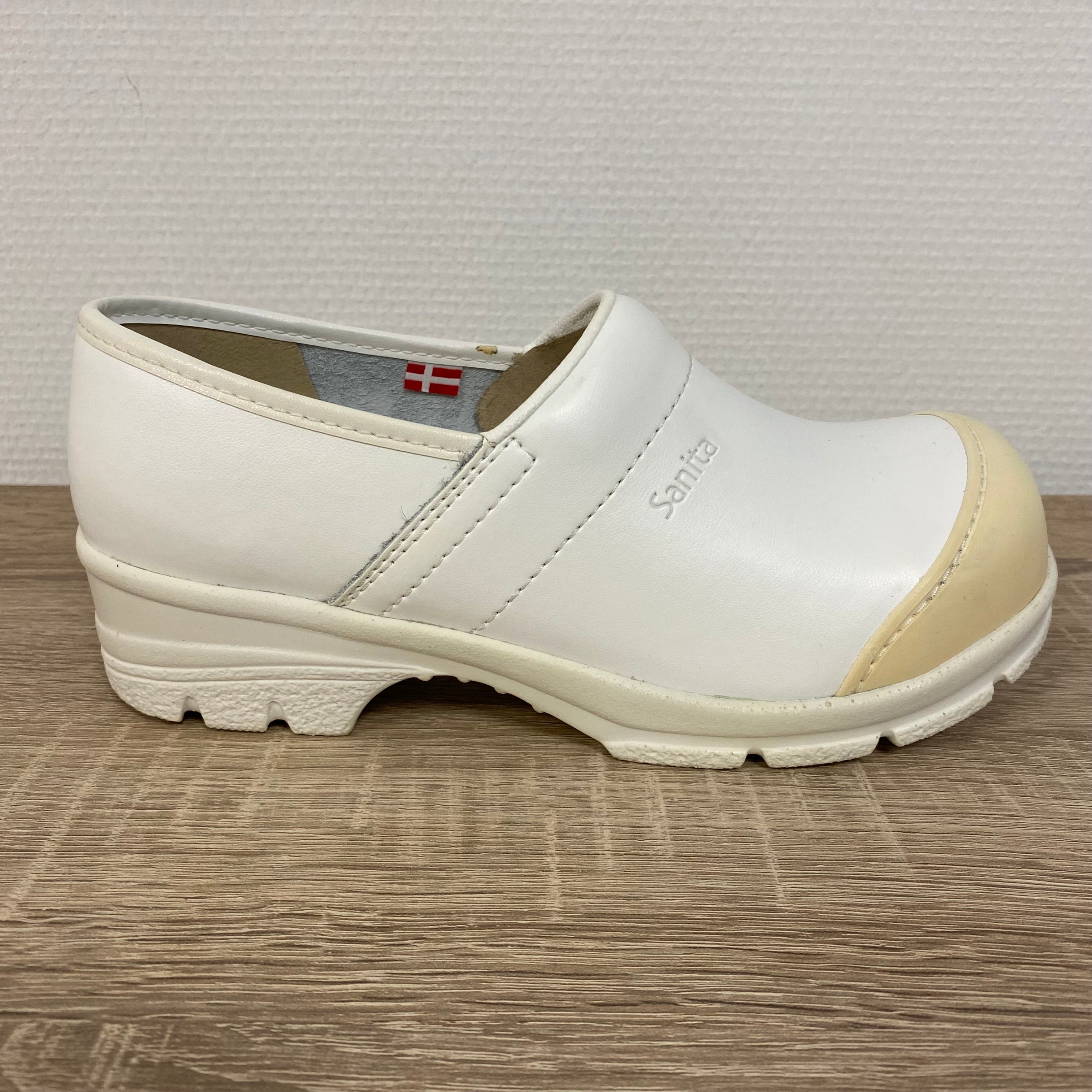 Sanita Duty Veiligheidsklomp Wit met Gesloten Hiel en Veiligheidsneus